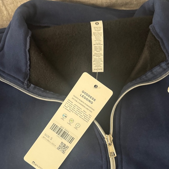 ALO Yoga Navy Fleece Set Shorts & Zip up sweater size S - Picture 4 of 7